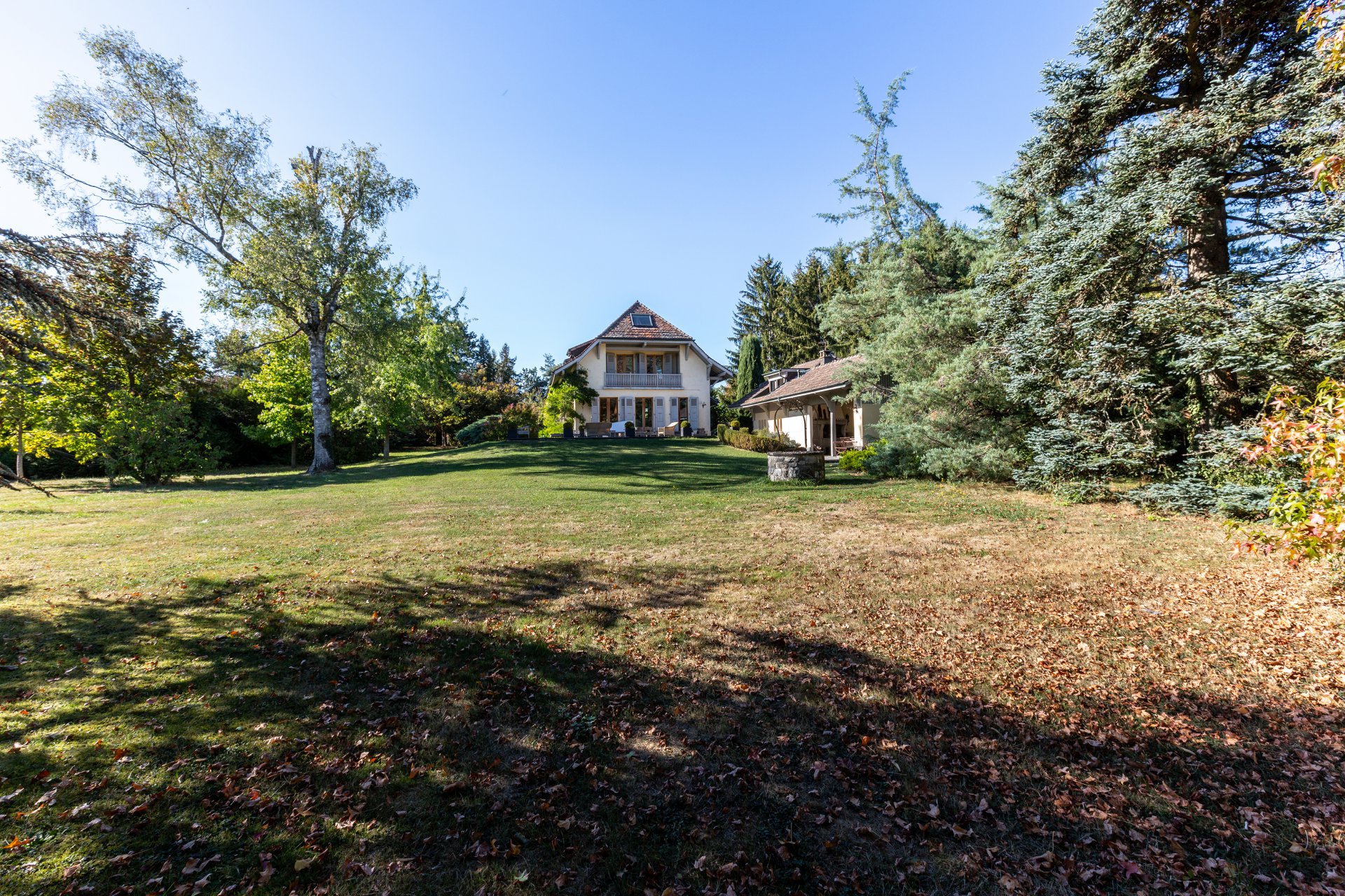 Ad Sale Property CollongeBellerive (1245), 10 Rooms refV0741GE