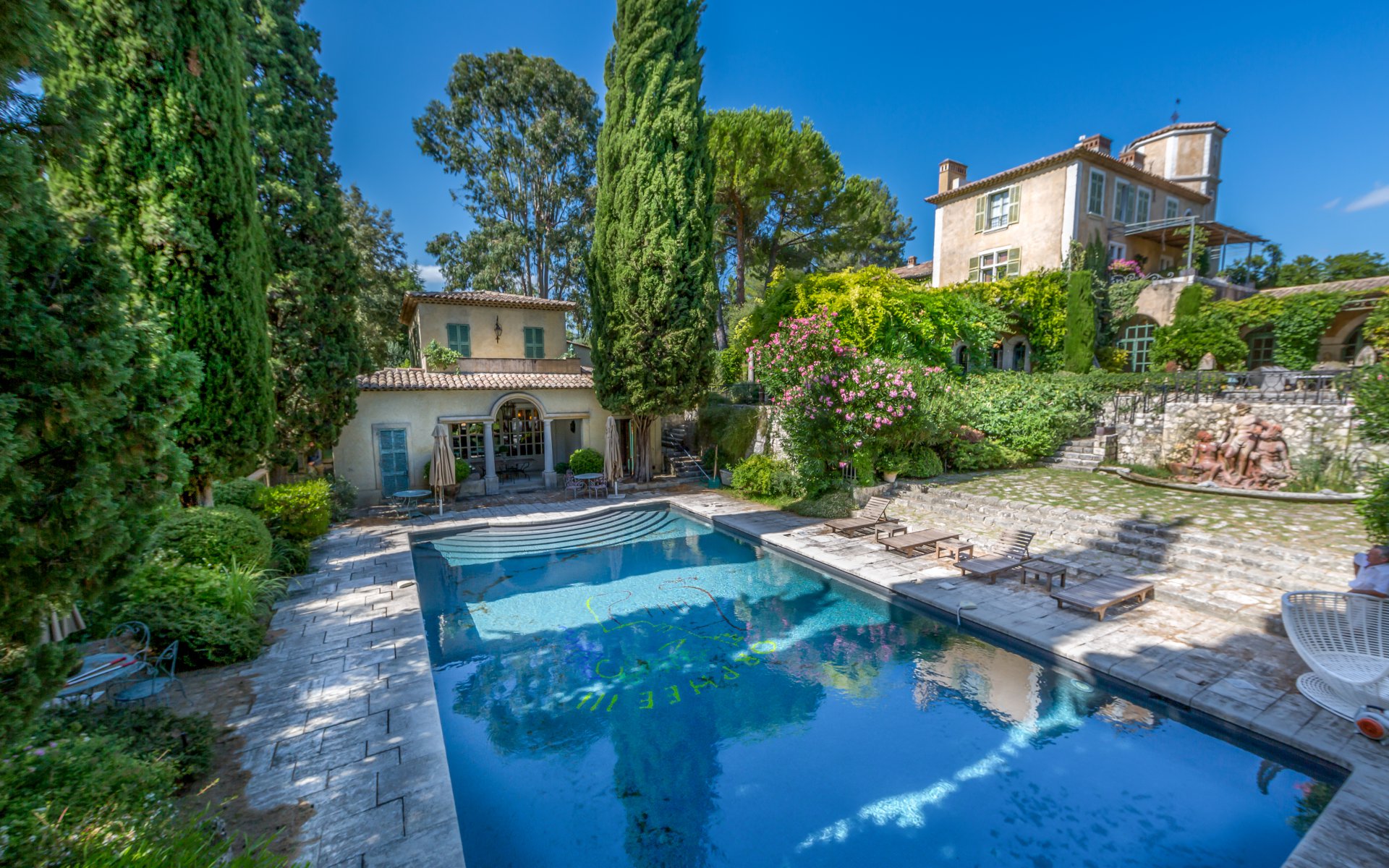 Ad Sale Property La CollesurLoup (06480), 15 Rooms refV1382CO