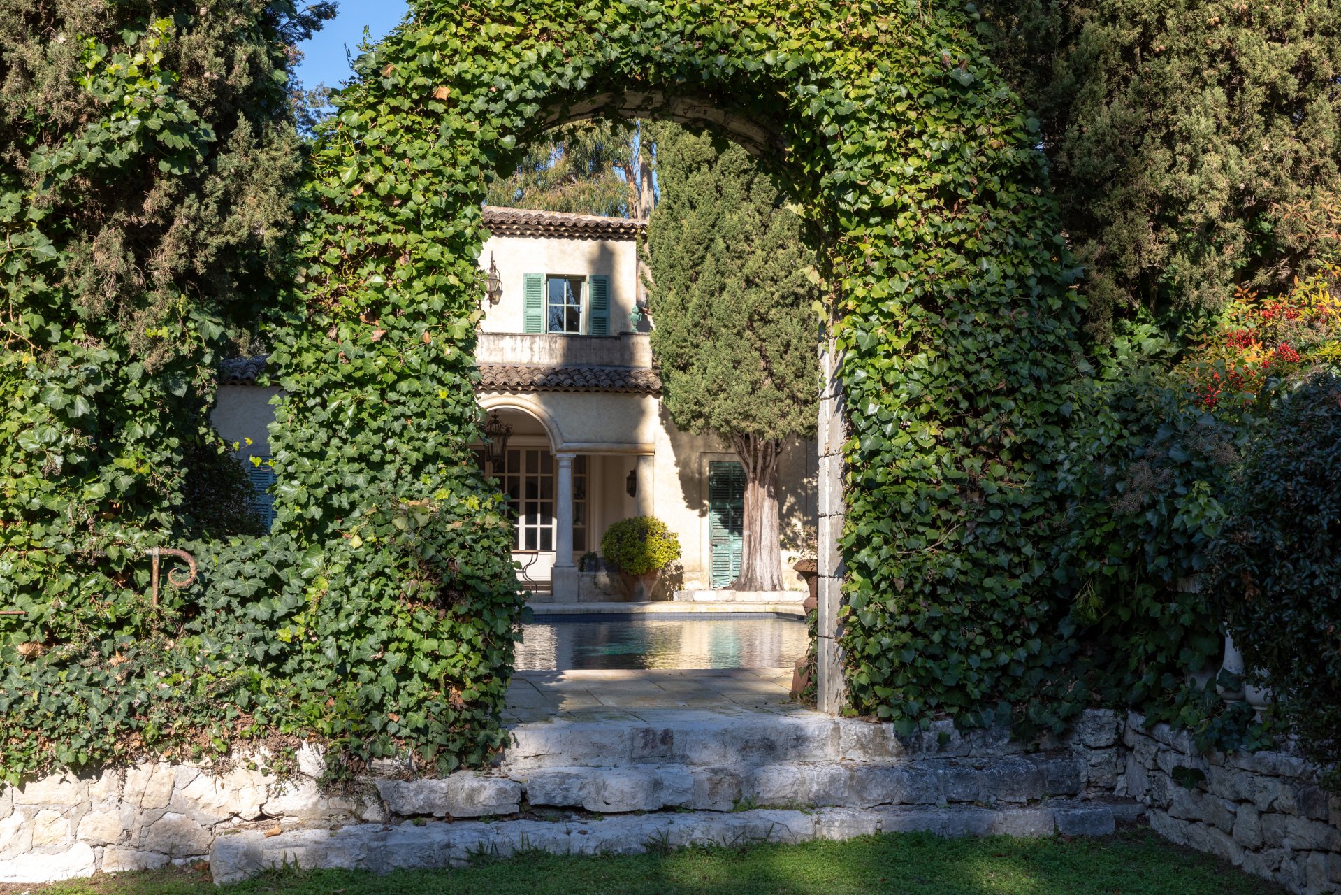 Ad Sale Property La CollesurLoup (06480), 15 Rooms refV1382CO