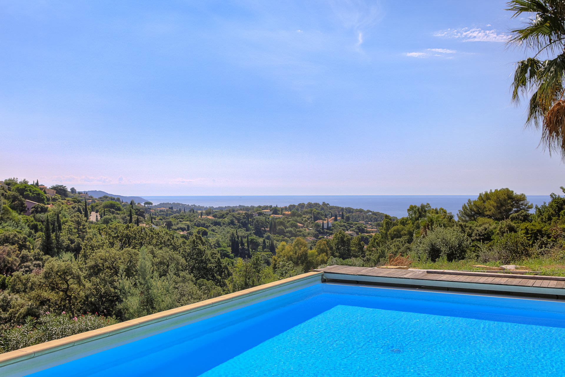 Ad Sale Property La CroixValmer (83420), 6 Rooms refV1490ST