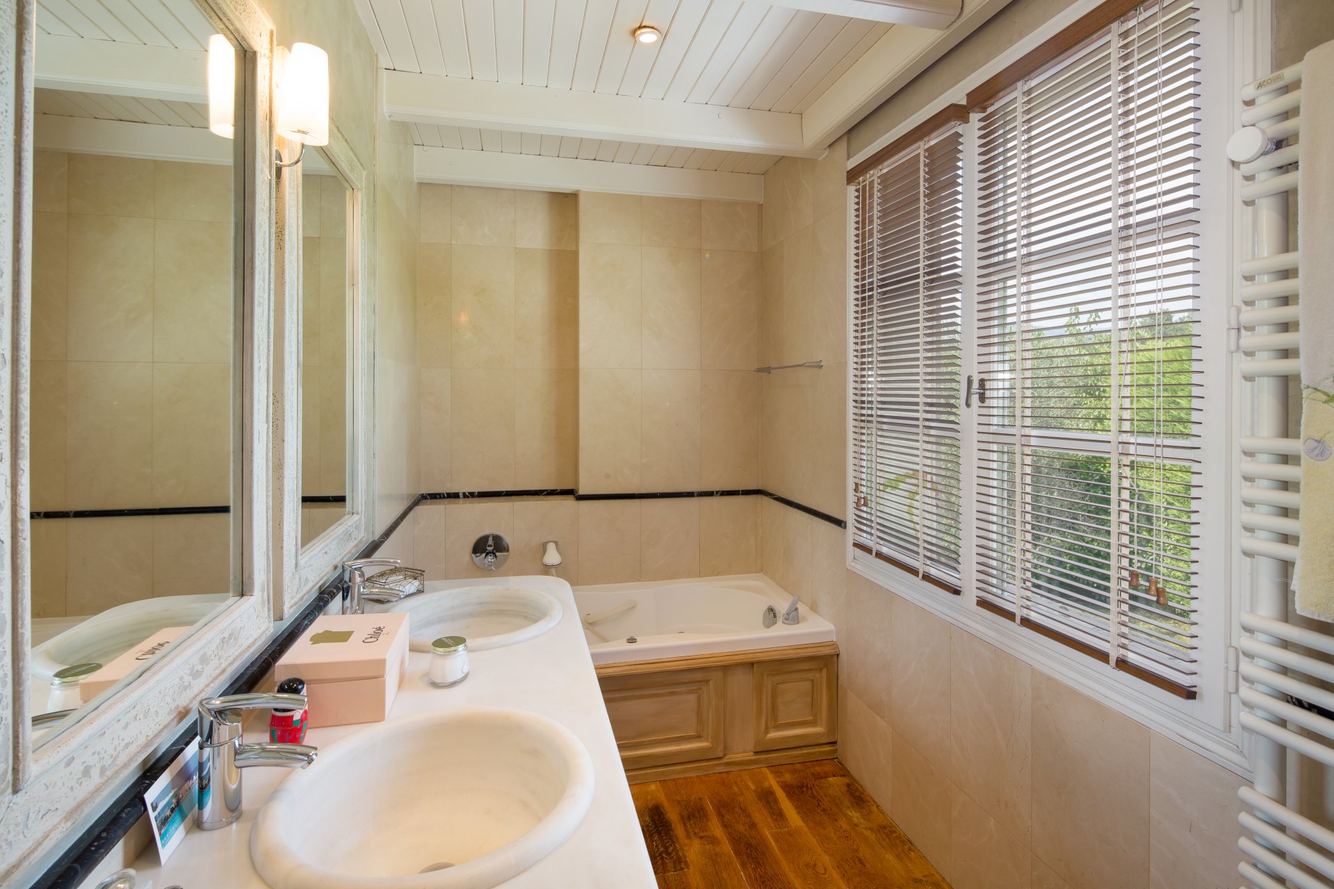 Ad Sale Property SaintPauldeVence (06570), 7 Rooms refV2133CO