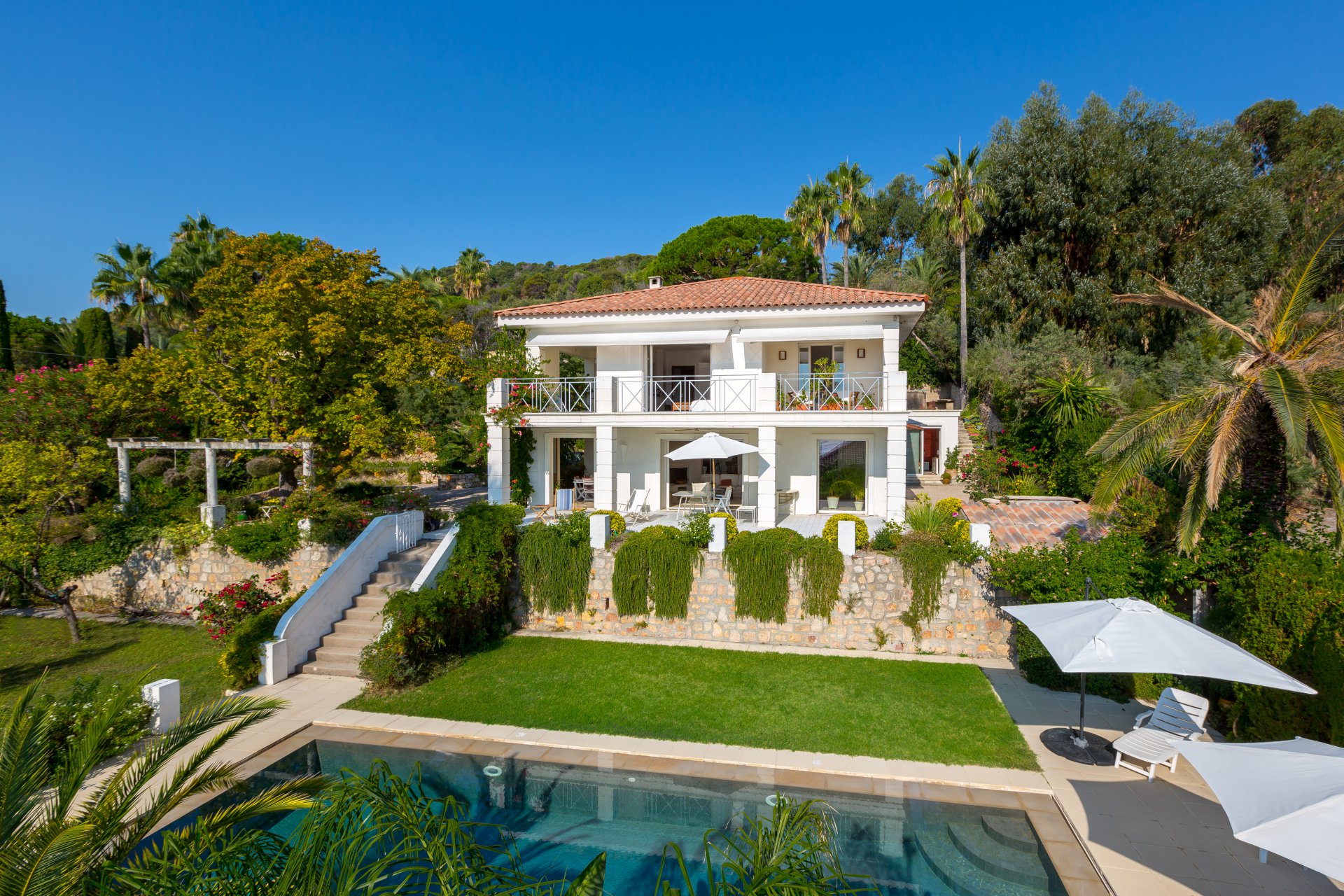 Ad Sale Villa Cannes (06400), 4 Rooms refV5310CA