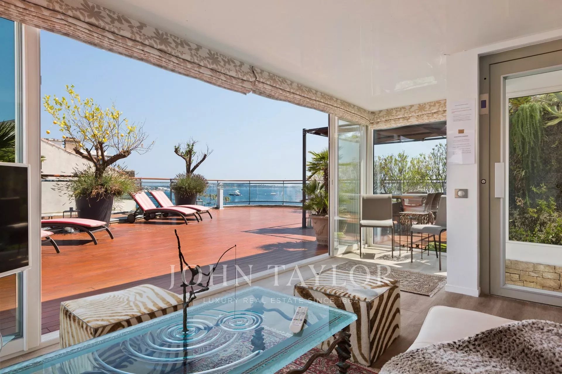 Ad Seasonal rental Apartment Cannes Croisette (06400), 6 Capacity ref