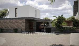 New construction Villa Chloraka