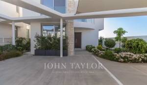 New construction Villa Peyia