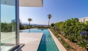 New construction Villa Peyia
