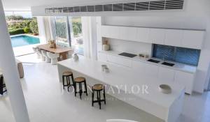 New construction Villa Peyia
