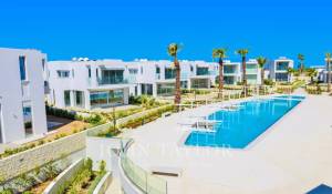 New construction Villa Peyia