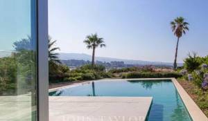 New construction Villa Peyia