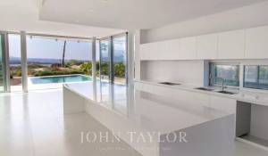 New construction Villa Peyia