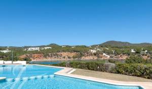 Rental Apartment Cala Llenya