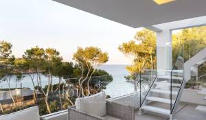 Rental Apartment Cala Llenya