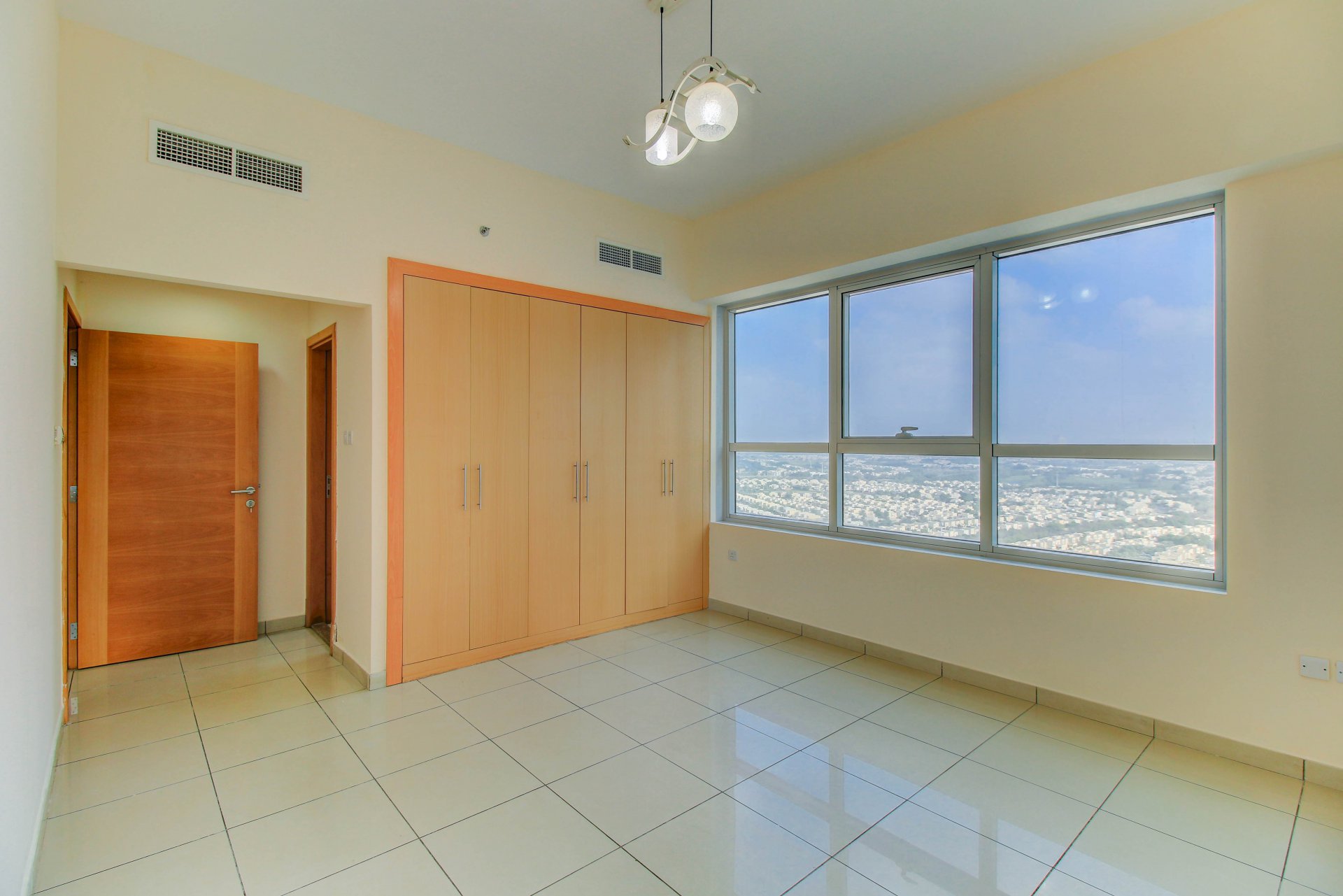Ad Rental Apartment Jumeirah Lake Towers (JLT) Armada Tower refL0684DU