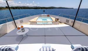 Charter Motor Yacht 