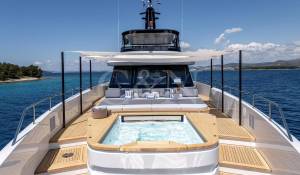 Charter Motor Yacht 