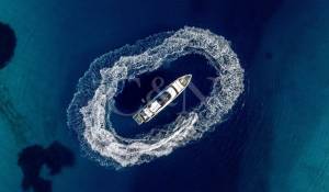 Charter Motor Yacht 