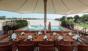Charter Motor Yacht 