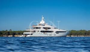 Charter Motor Yacht 