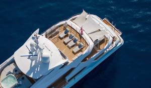 Charter Motor Yacht 