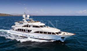 Charter Motor Yacht 