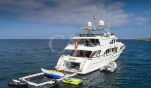 Charter Motor Yacht 
