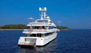 Charter Motor Yacht 