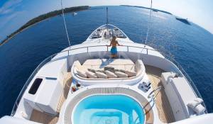 Charter Motor Yacht 