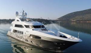Charter Motor Yacht 