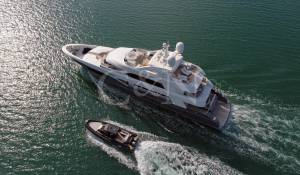 Charter Motor Yacht 