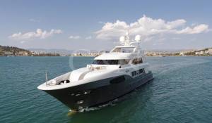 Charter Motor Yacht 