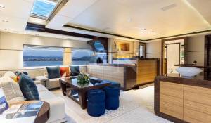 Charter Motor Yacht 