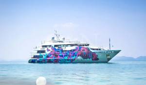 Charter Motor Yacht 