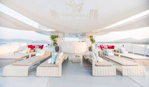Charter Motor Yacht 