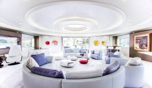 Charter Motor Yacht 