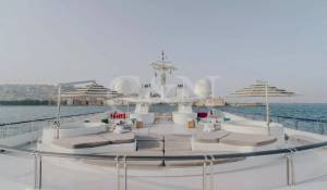 Charter Motor Yacht 