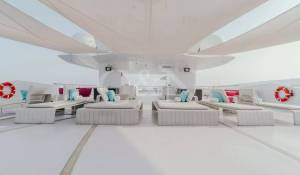 Charter Motor Yacht 