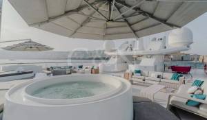 Charter Motor Yacht 