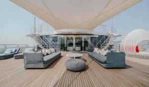 Charter Motor Yacht 