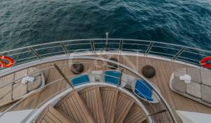 Charter Motor Yacht 