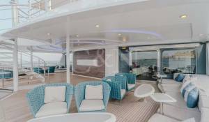 Charter Motor Yacht 