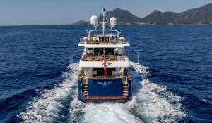 Charter Motor Yacht 