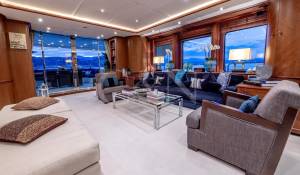 Charter Motor Yacht 
