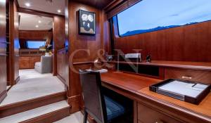 Charter Motor Yacht 
