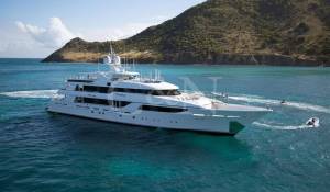 Charter Motor Yacht 