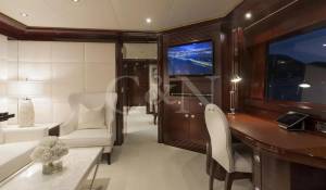 Charter Motor Yacht 