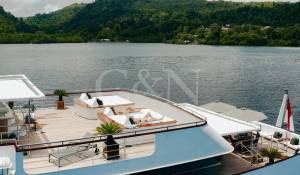 Charter Motor Yacht 