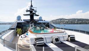Charter Motor Yacht 