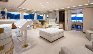 Charter Motor Yacht 