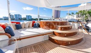 Charter Motor Yacht 