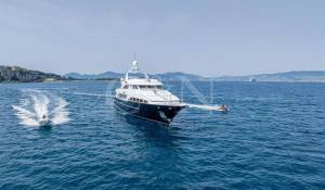 Charter Motor Yacht 